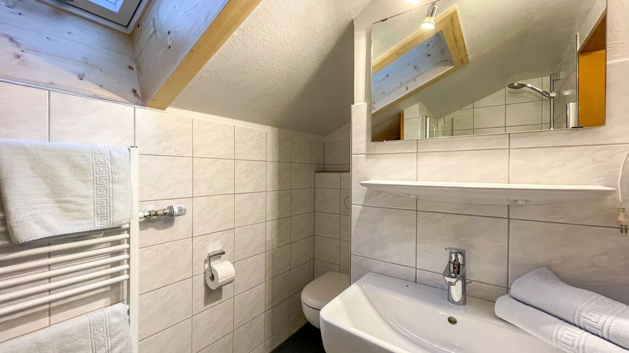 Photo of Bathroom in Farchant