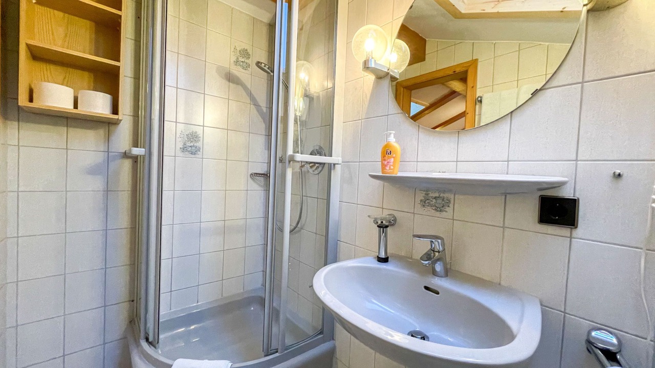 Photo of Bathroom in Farchant