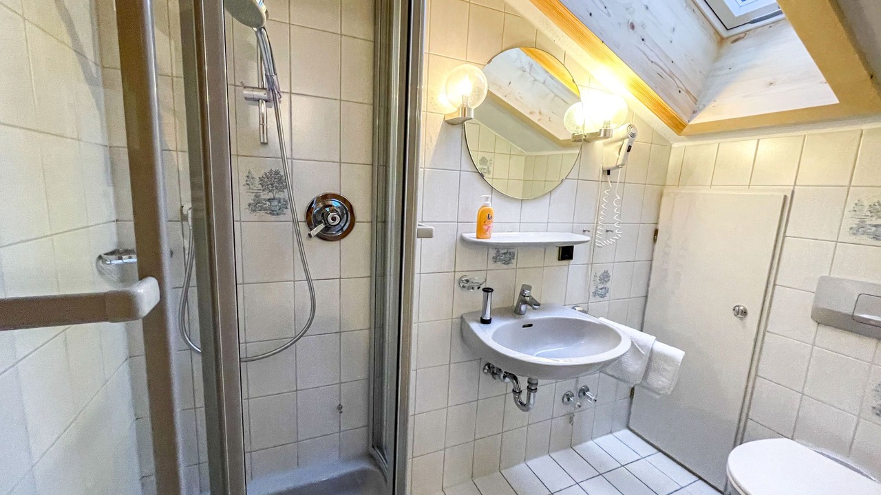 Photo of Bathroom in Farchant