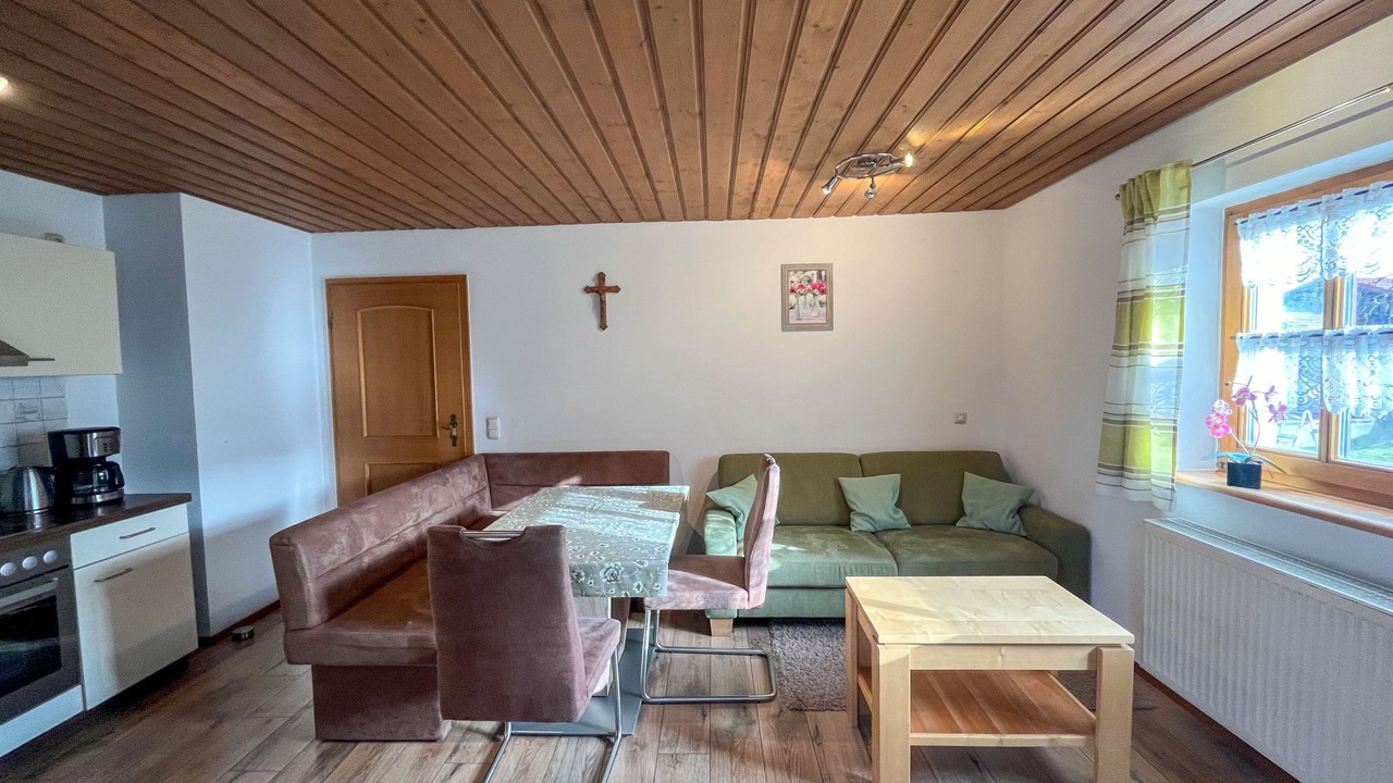 Photo of Livingroom in March