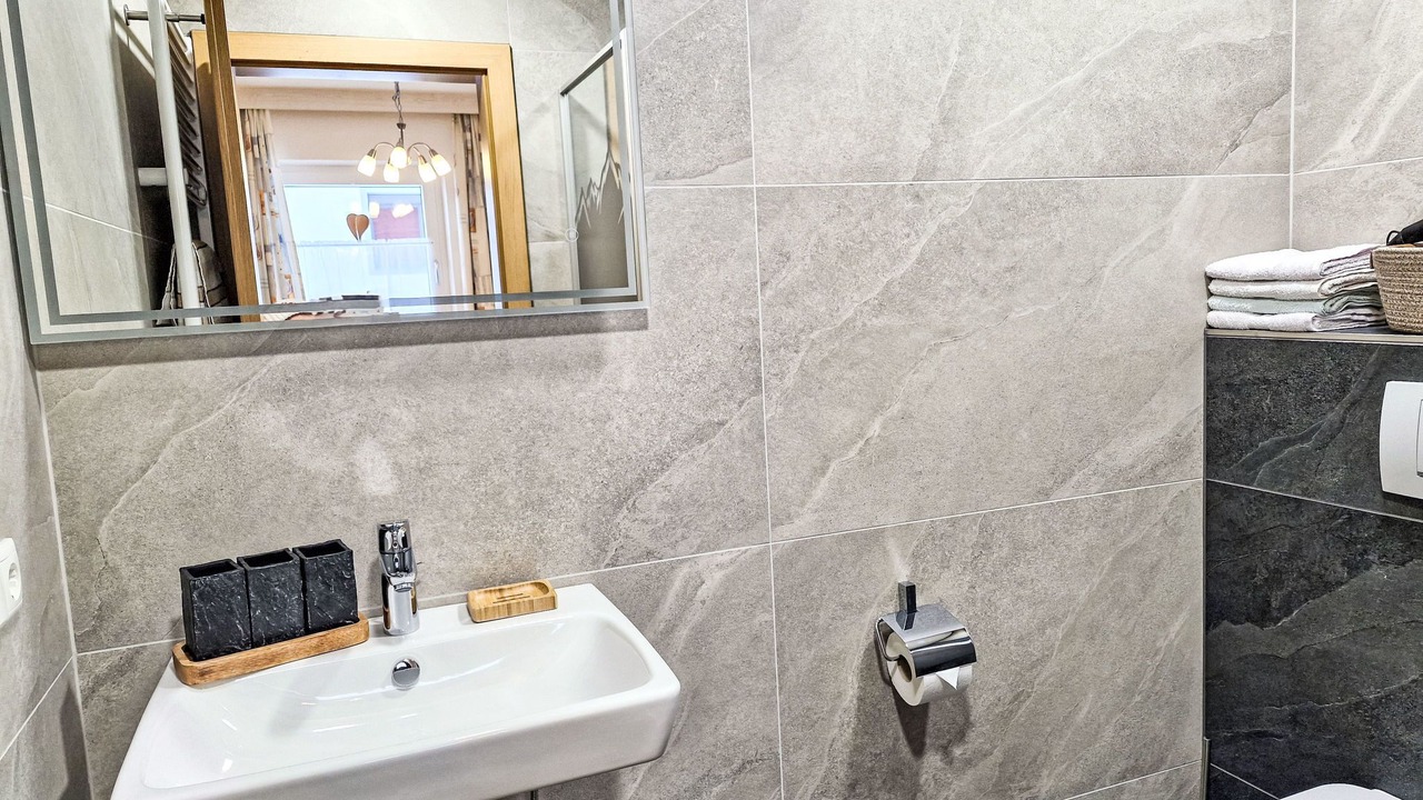 Photo of Bathroom in Plangeross