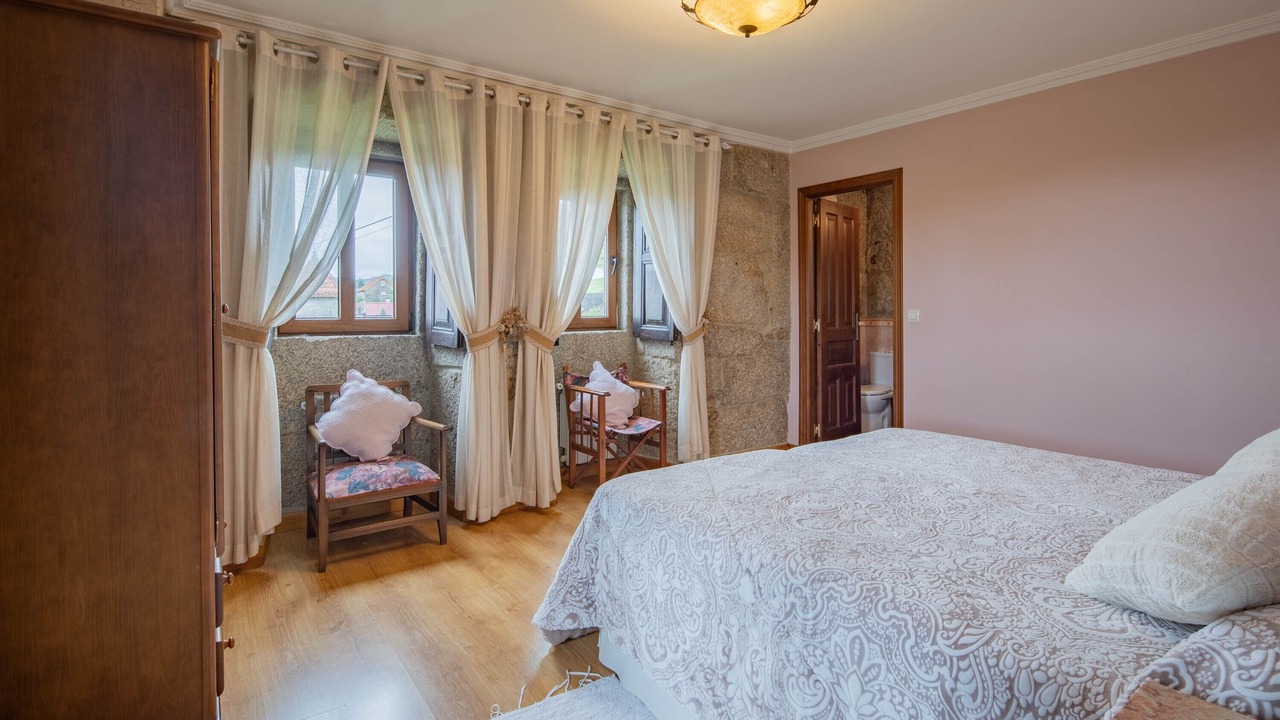 Photo of Bedroom in Fornelos de Montes