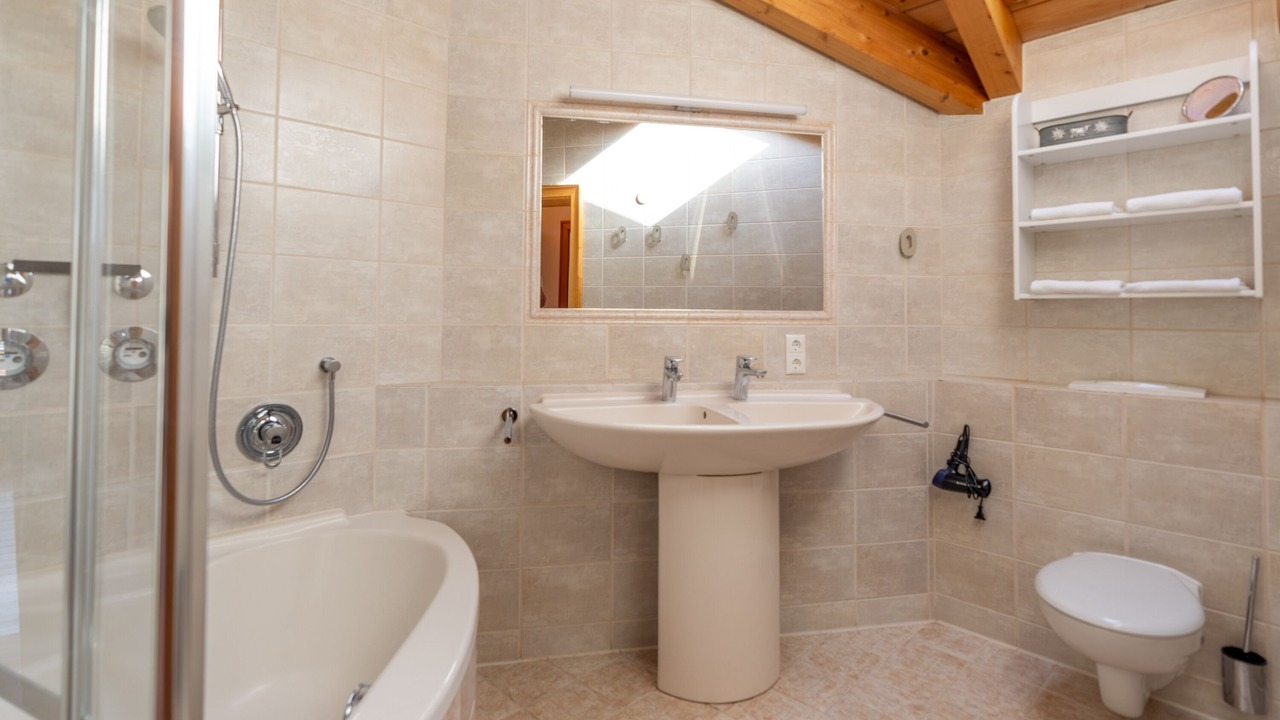 Photo of Bathroom in Huttenberg
