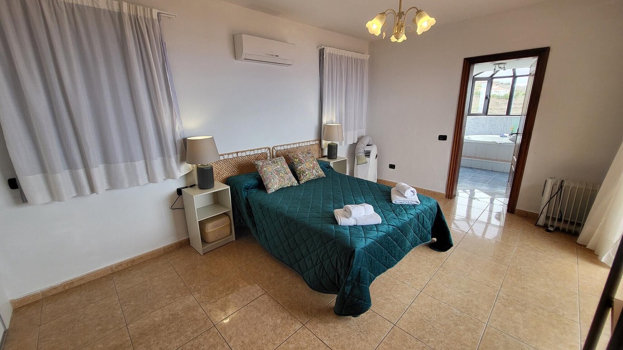 Photo of Bedroom in Armenime