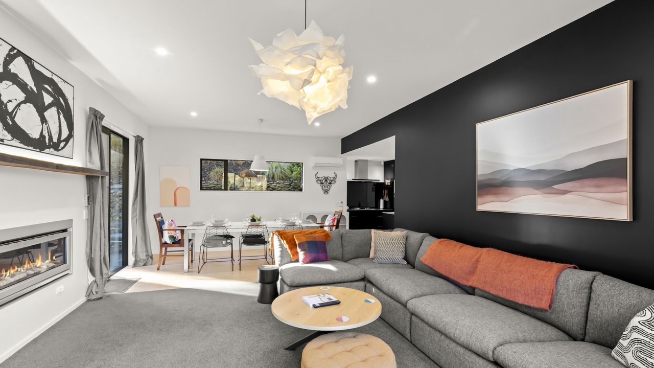 Photo of Livingroom in Arthur's Point