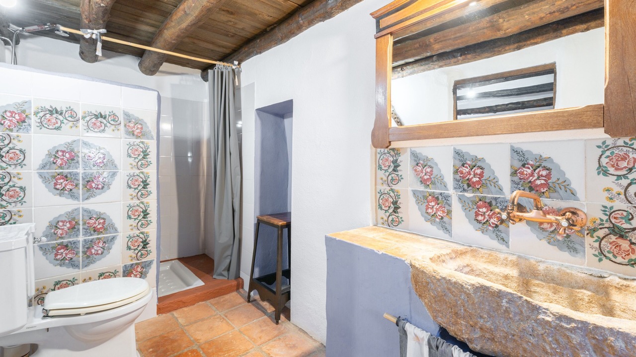 Photo of Bathroom in La Torre d'En Besora