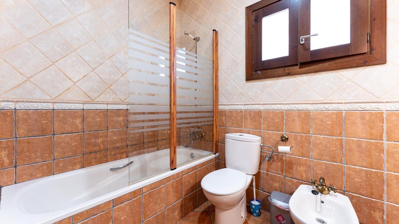 Photo of Bathroom in Velilla-Taramay