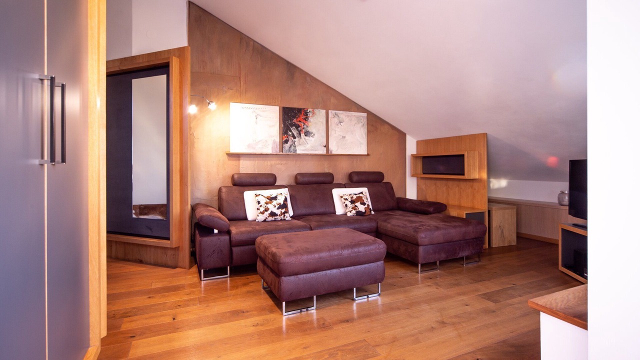 Photo of Livingroom in Pelham