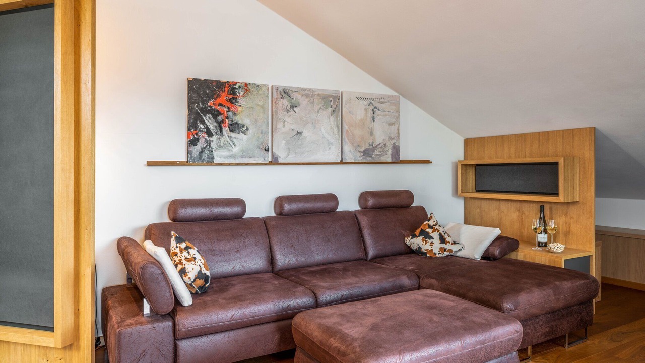 Photo of Livingroom in Pelham