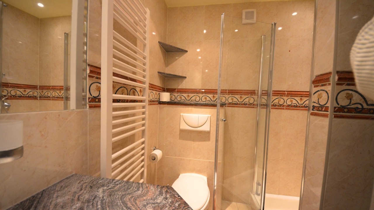 Photo of Bathroom in Gross Zicker