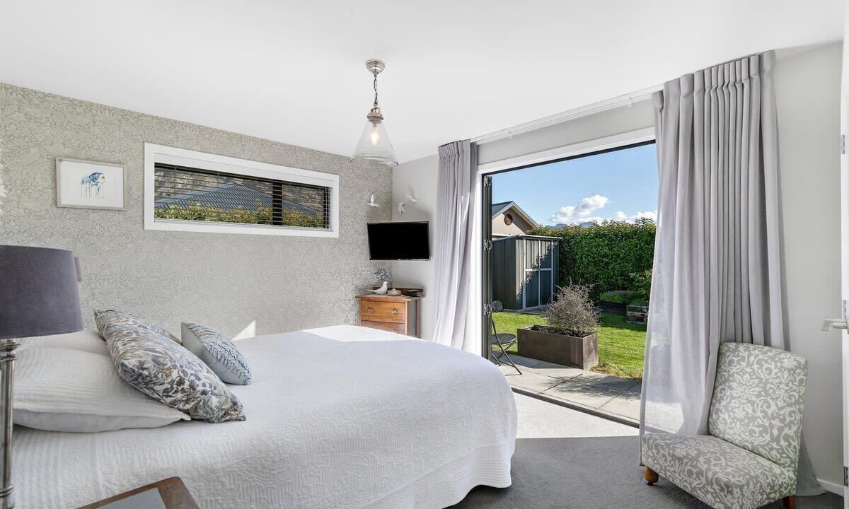 Photo of Bedroom in Lake Hayes