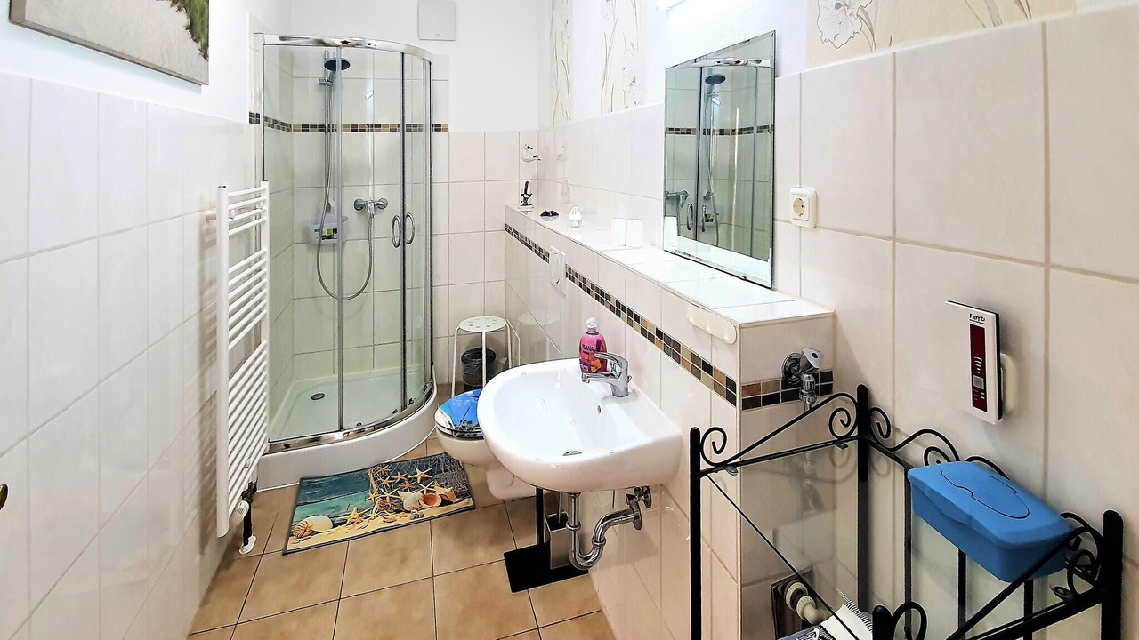 Photo of Bathroom in Neppermin