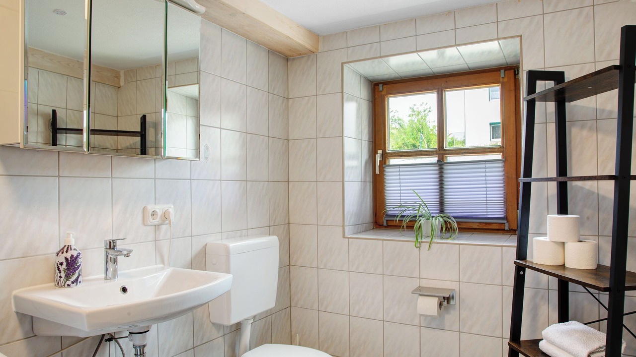 Photo of Bathroom in Tann