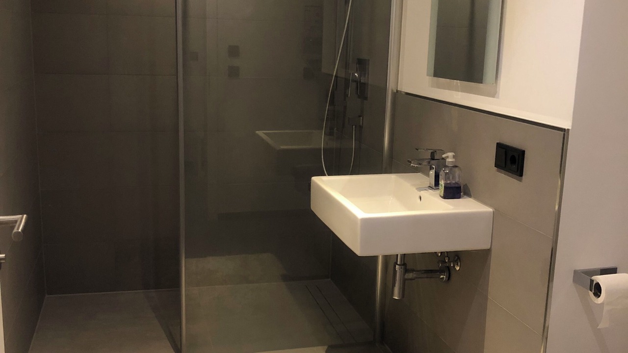 Photo of Bathroom in Industriebezirk