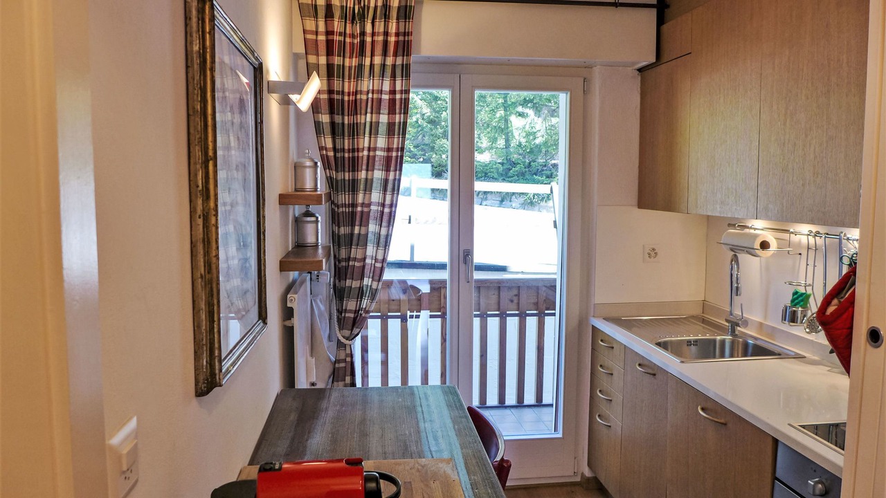 Photo of Bedroom in Lens