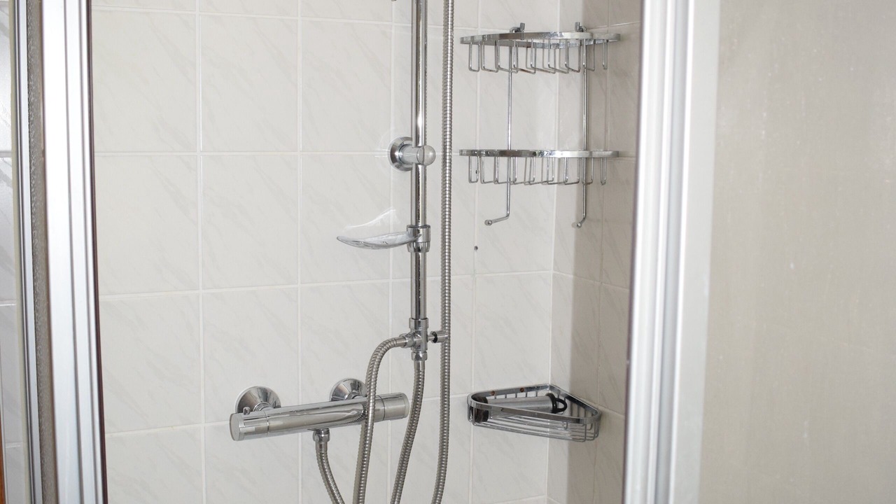 Photo of Bathroom in Reut