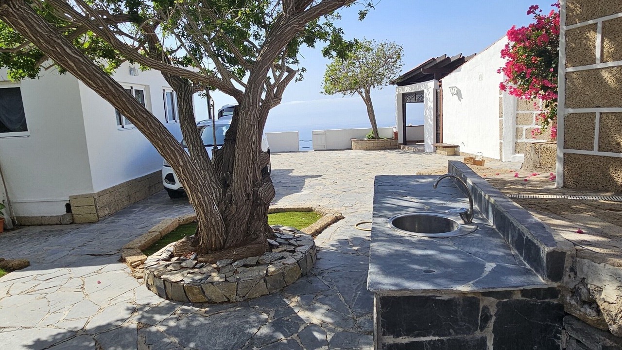 Photo of Outdoor in Armenime