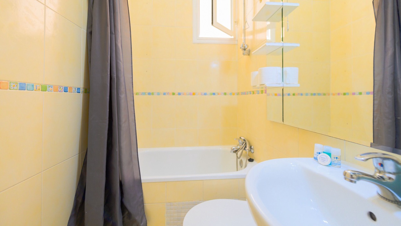 Photo of Bathroom in Gaztambide