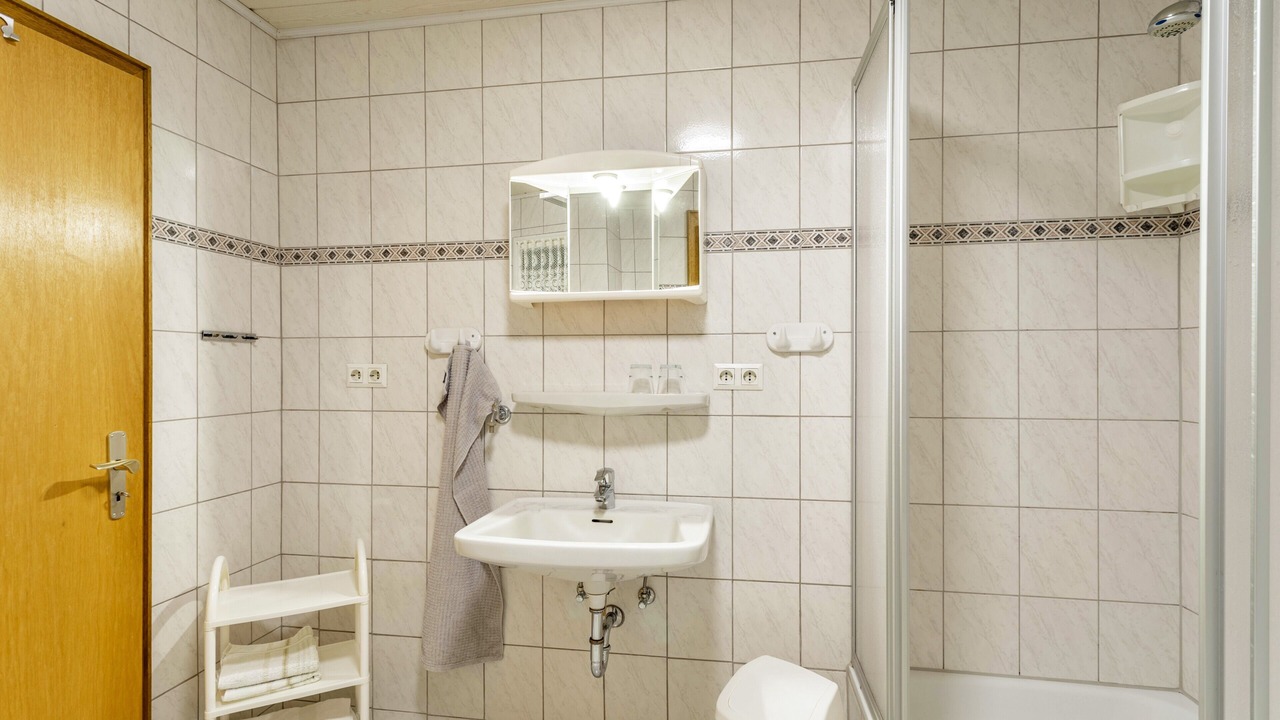Photo of Bathroom in Saalhausen