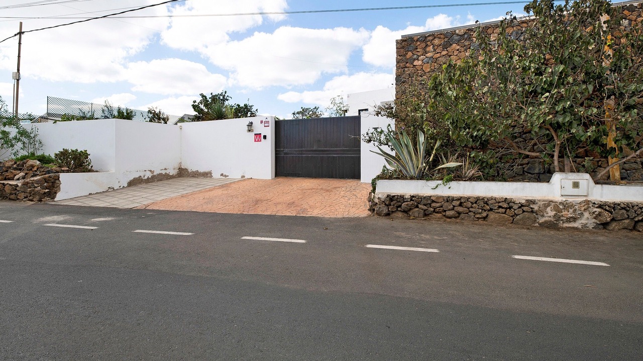 Photo of Outdoor in Tias