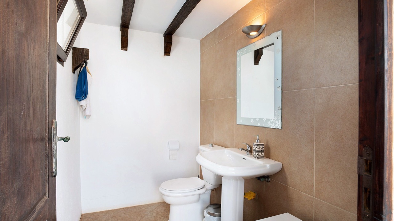 Photo of Bathroom in Tias