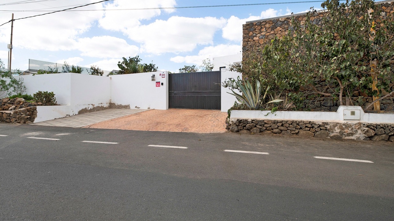 Photo of Outdoor in Tias