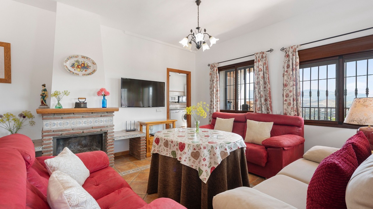 Photo of Livingroom in Comares