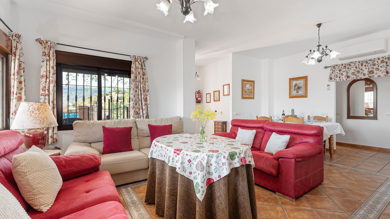 Photo of Livingroom in Comares
