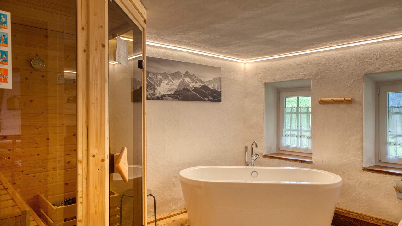 Photo of Bathroom in Anras