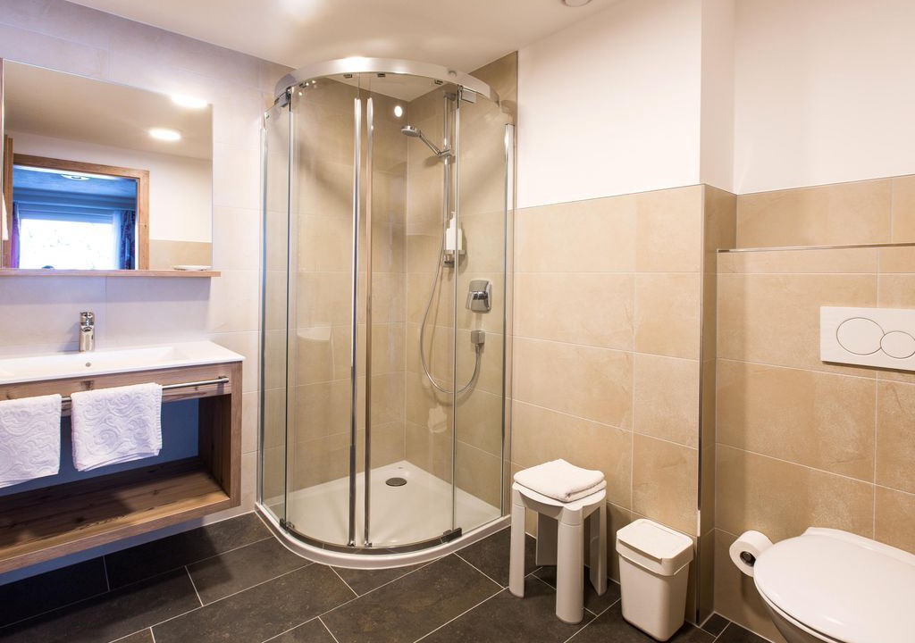 Photo of Bathroom in Plangeross