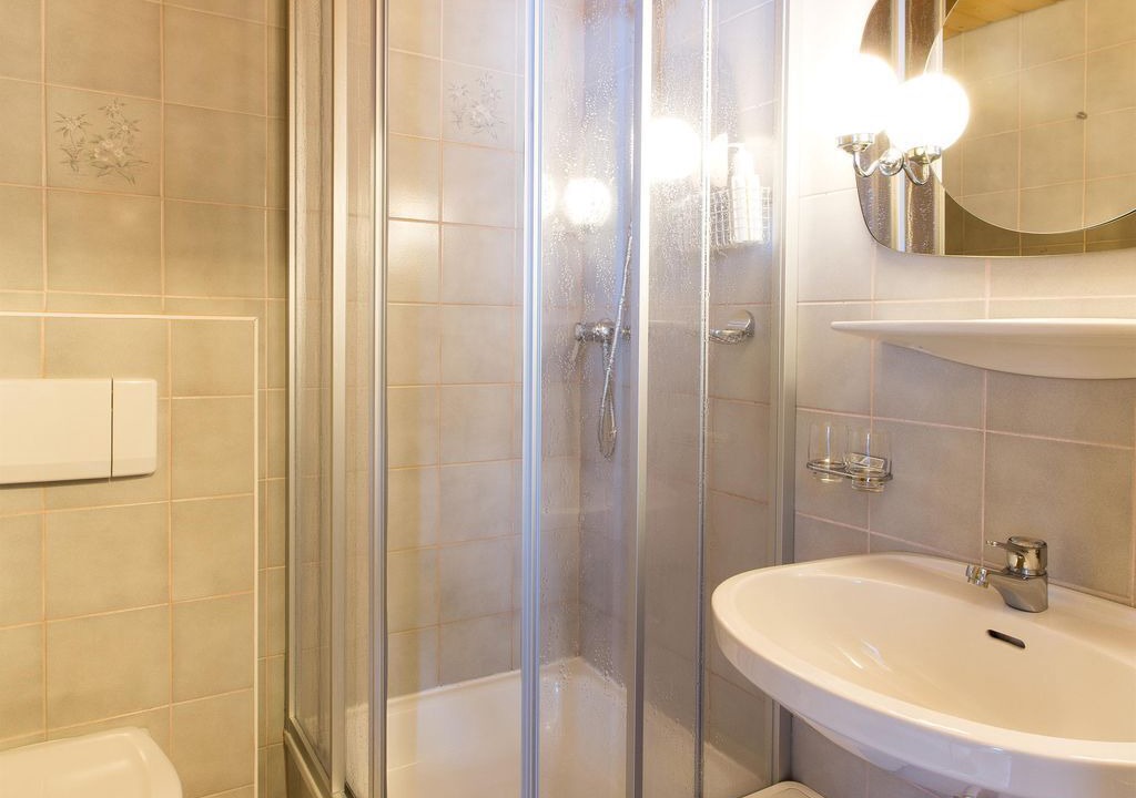 Photo of Bathroom in Plangeross