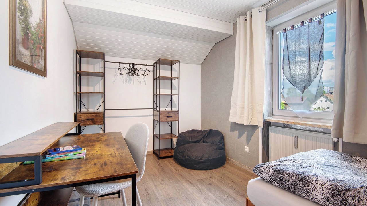 Photo of Bedroom in Roding