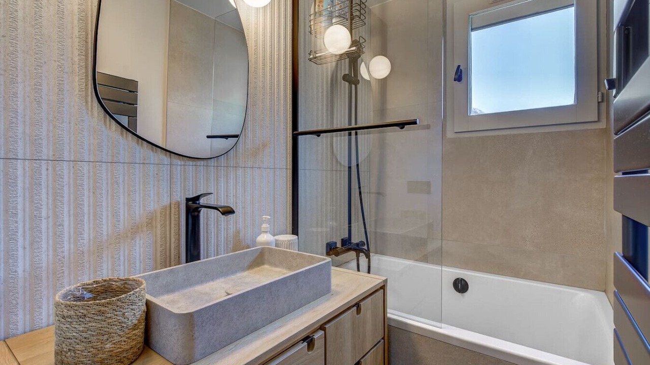Photo of Bathroom in Les Praz-de-Chamonix