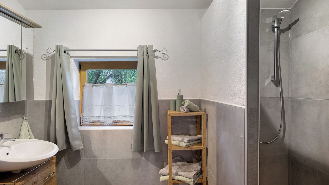 Photo of Bathroom in Farchant