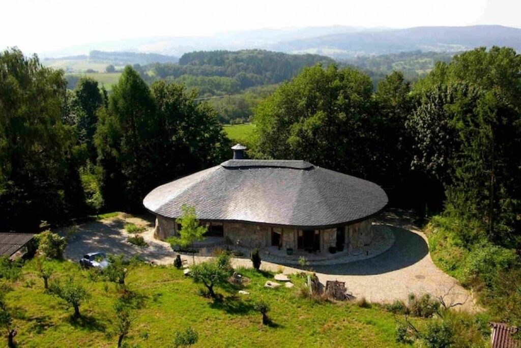 Photo of Outdoor in Rottenberg