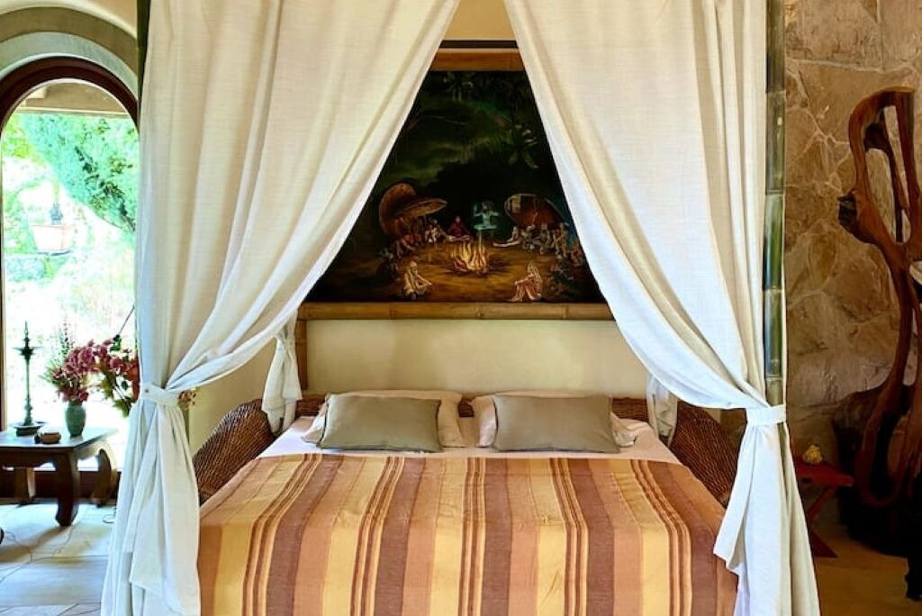 Photo of Bedroom in Rottenberg
