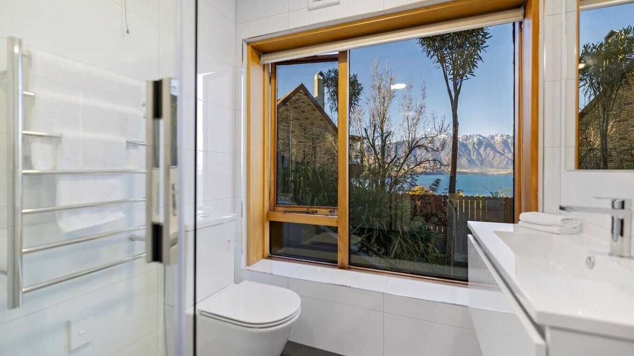 Photo of Bathroom in Sunshine Bay
