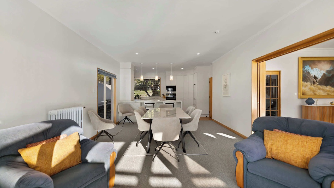 Photo of Livingroom in Kelvin Heights