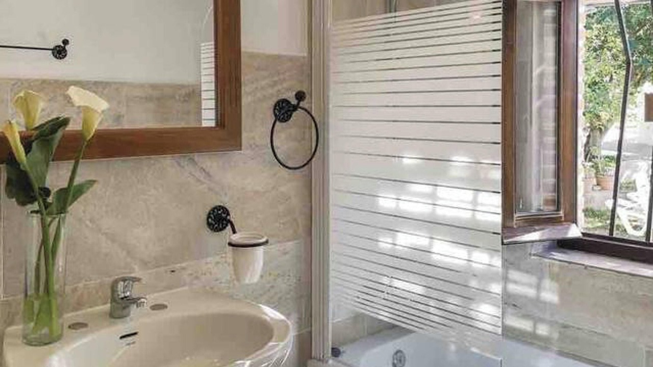 Photo of Bathroom in Benamahoma