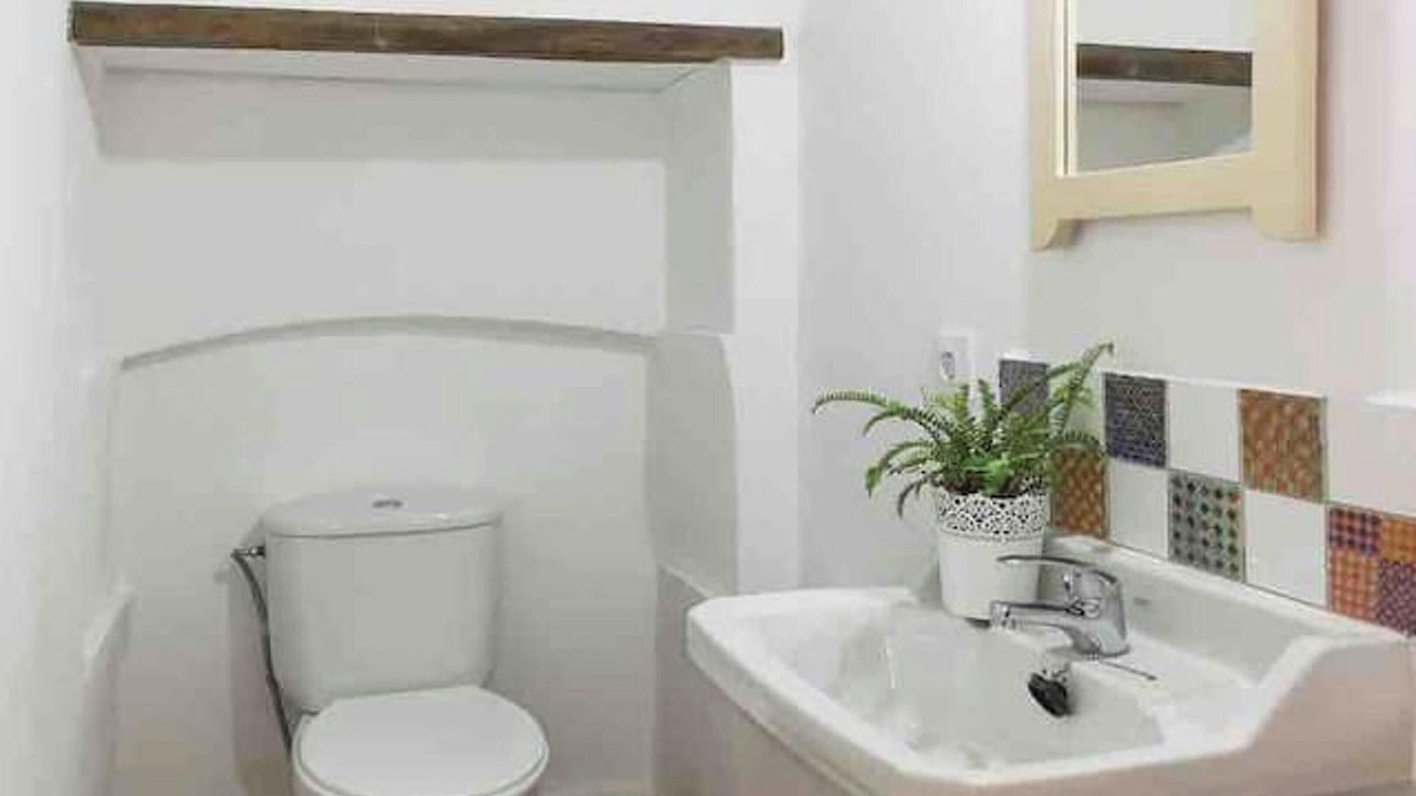 Photo of Bathroom in Benamahoma