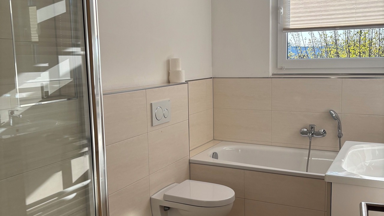 Photo of Bathroom in Luenen