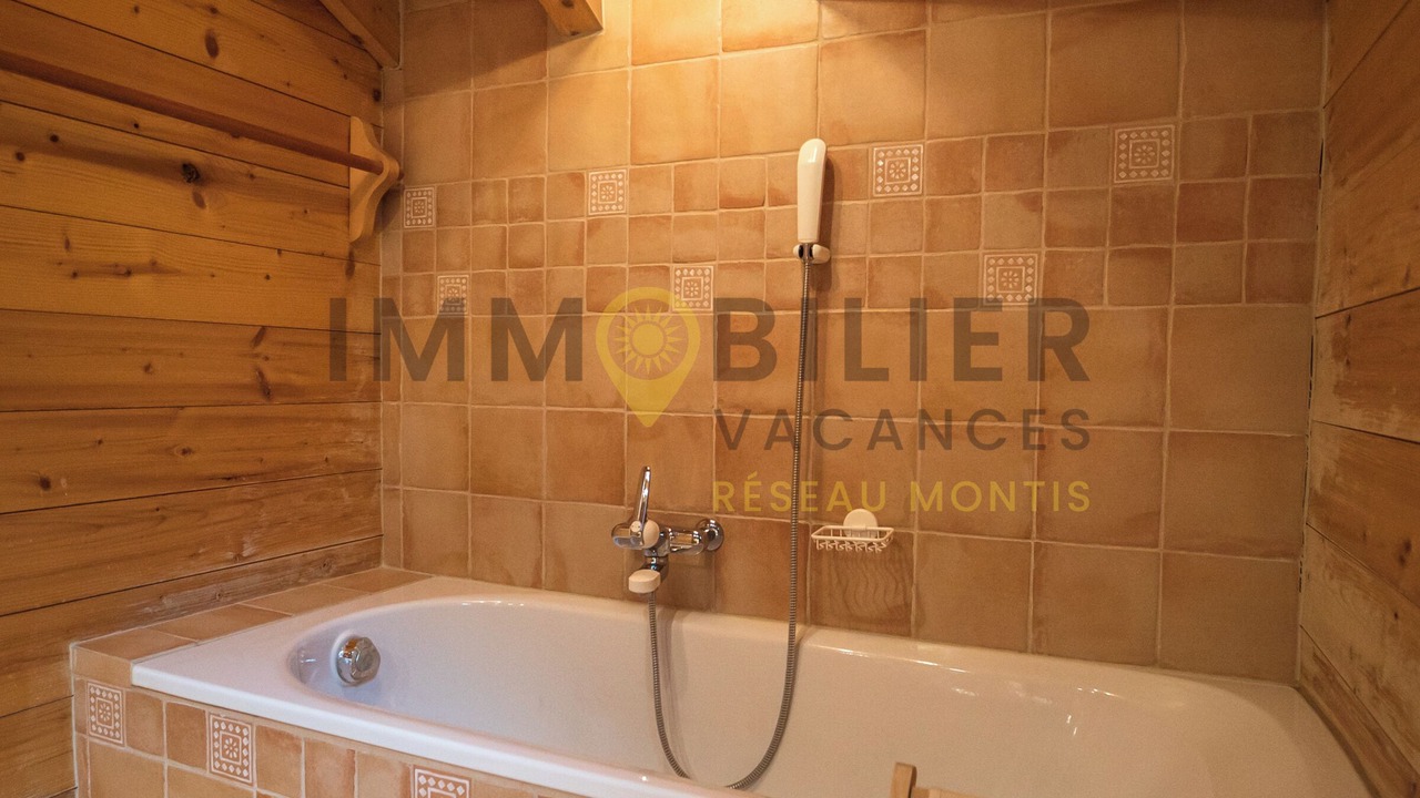 Photo of Bathroom in Saint-Luc