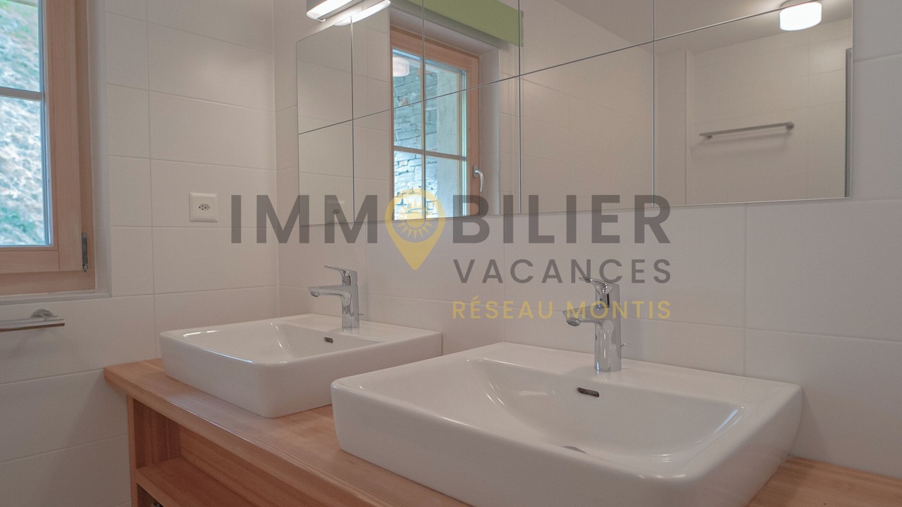 Photo of Bathroom in Saint-Luc