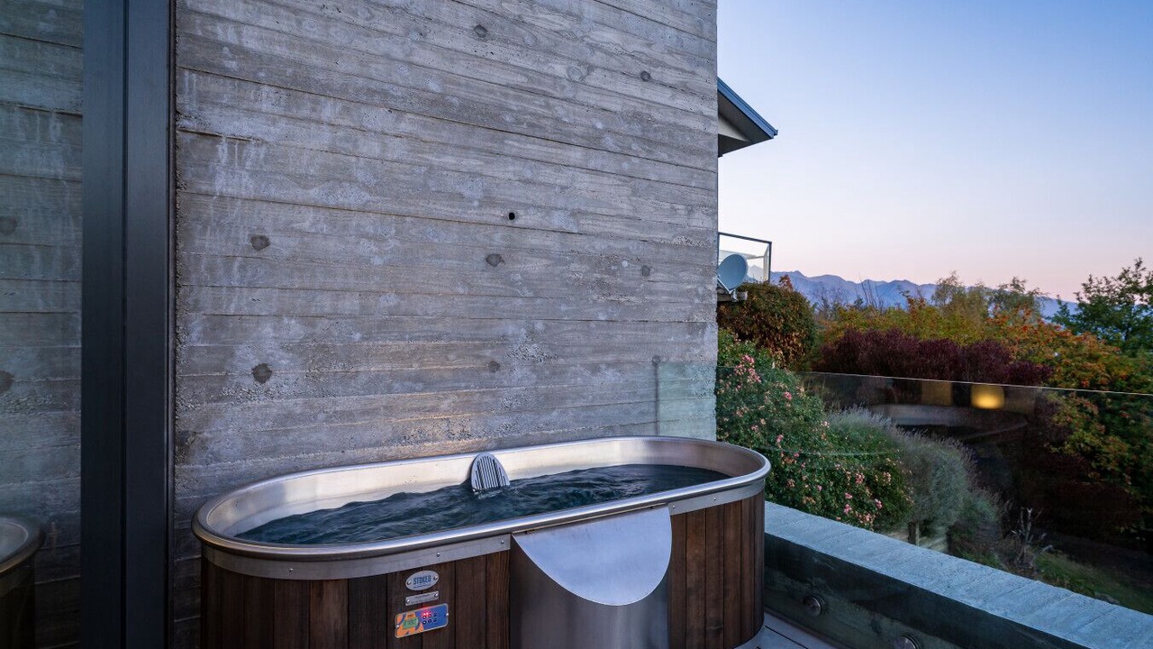 Photo of Patio Balcony in Queenstown City Centre