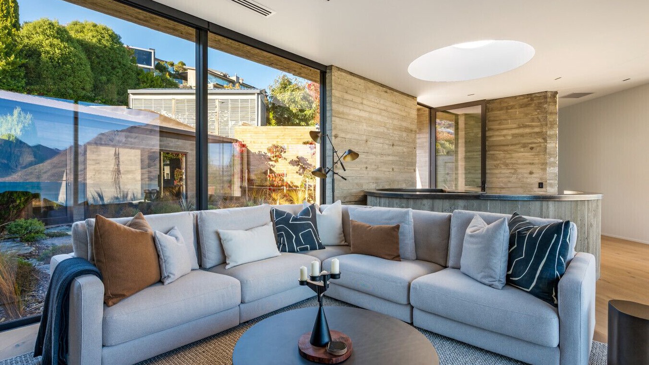 Photo of Livingroom in Queenstown City Centre
