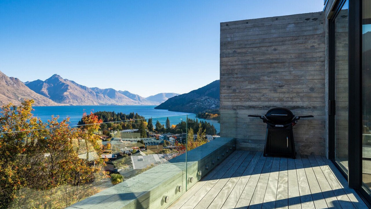 Photo of Patio Balcony in Queenstown City Centre
