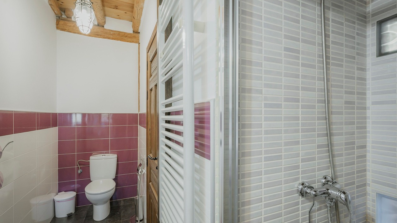 Photo of Bathroom in Frumales