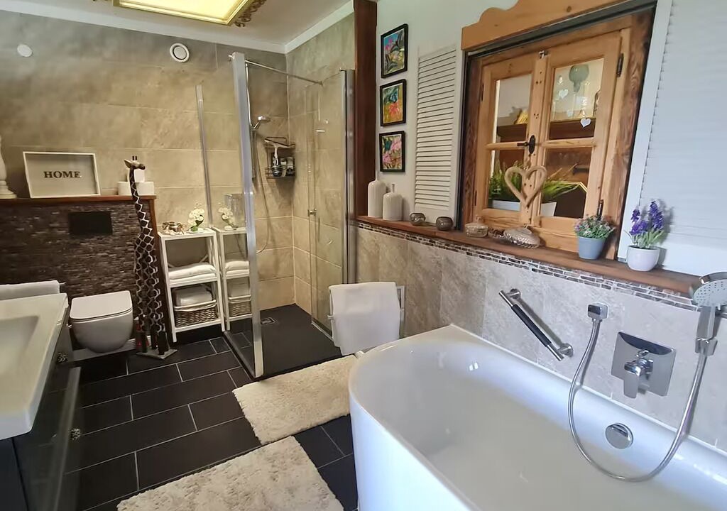 Photo of Bathroom in Bad Fuessing