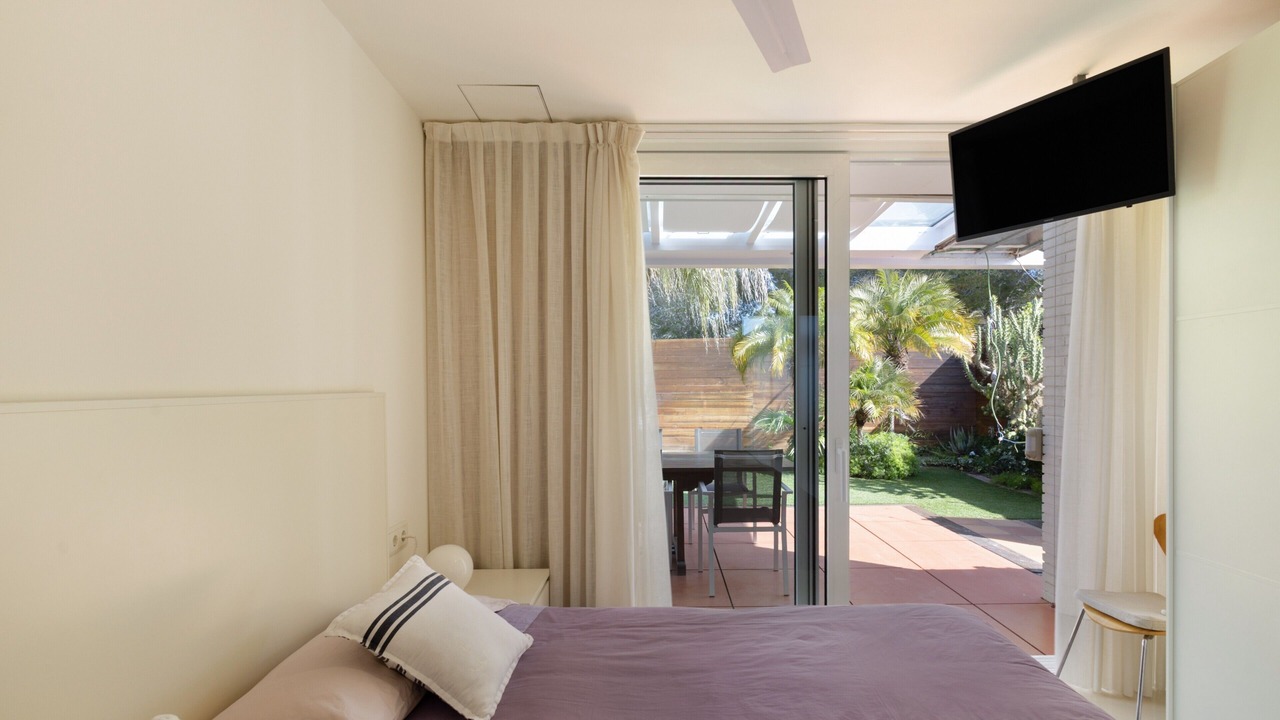 Photo of Bedroom in Quint Mar