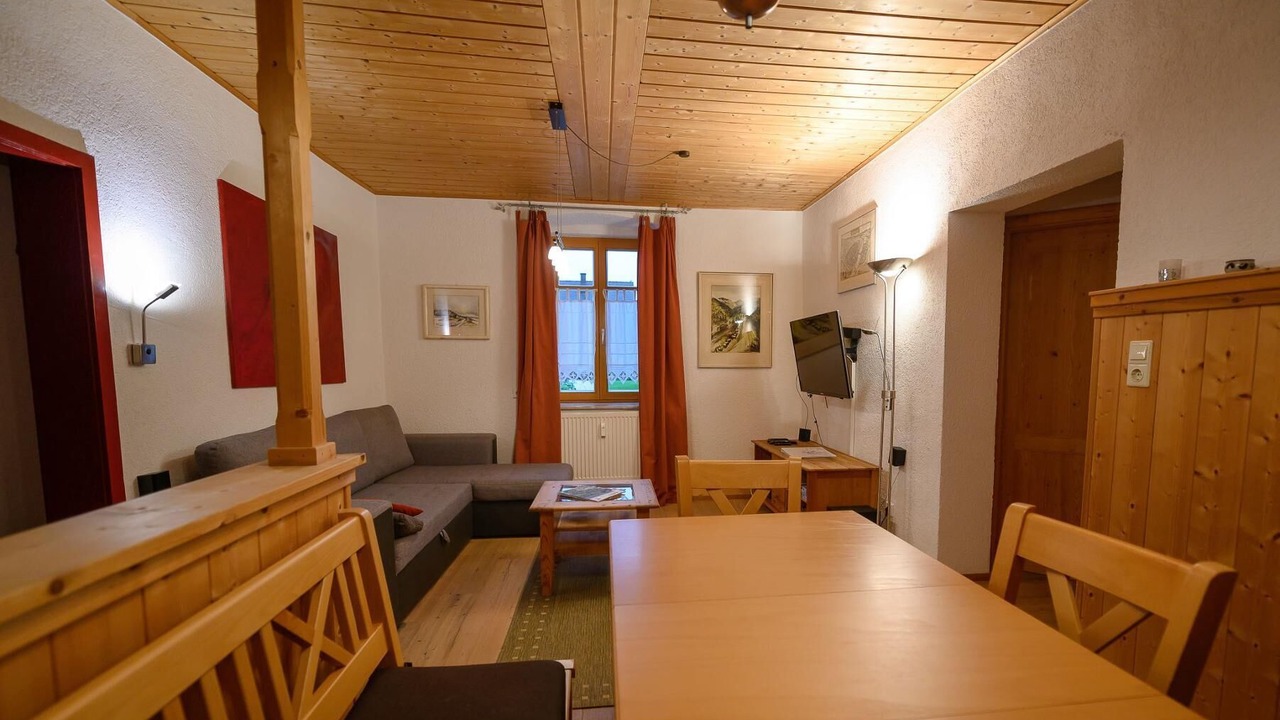 Photo of Livingroom in March